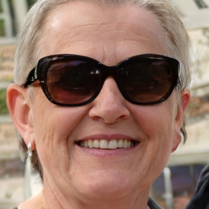 1 Sarah R., Dental Clinic Owner